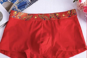 山東男人相信本命年一定要穿皮爾卡登紅褲衩，不管是24、36或48歲，「只有皮爾卡登，從來不會背叛我。」圖／取自京東商城網