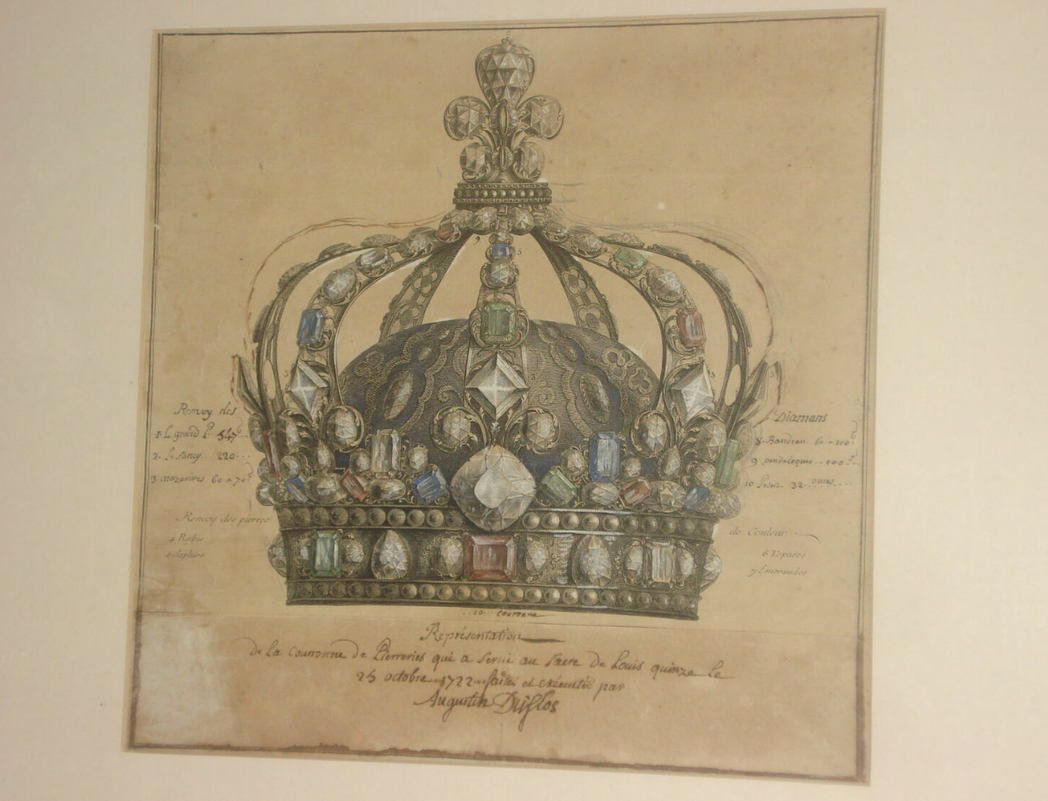 法王路易十五的王冠設計圖，正中為攝政王鑽石。 圖／羅浮宮　