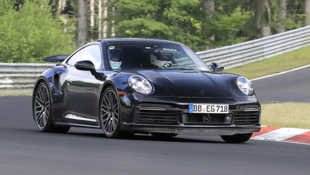 Porsche 911 Turbo Hybrid測試照片。 摘自autoexpr...