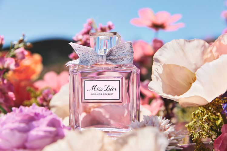 Miss Dior花漾迪奧淡香水2023年升級／50ml／3,750元。圖／迪奧...