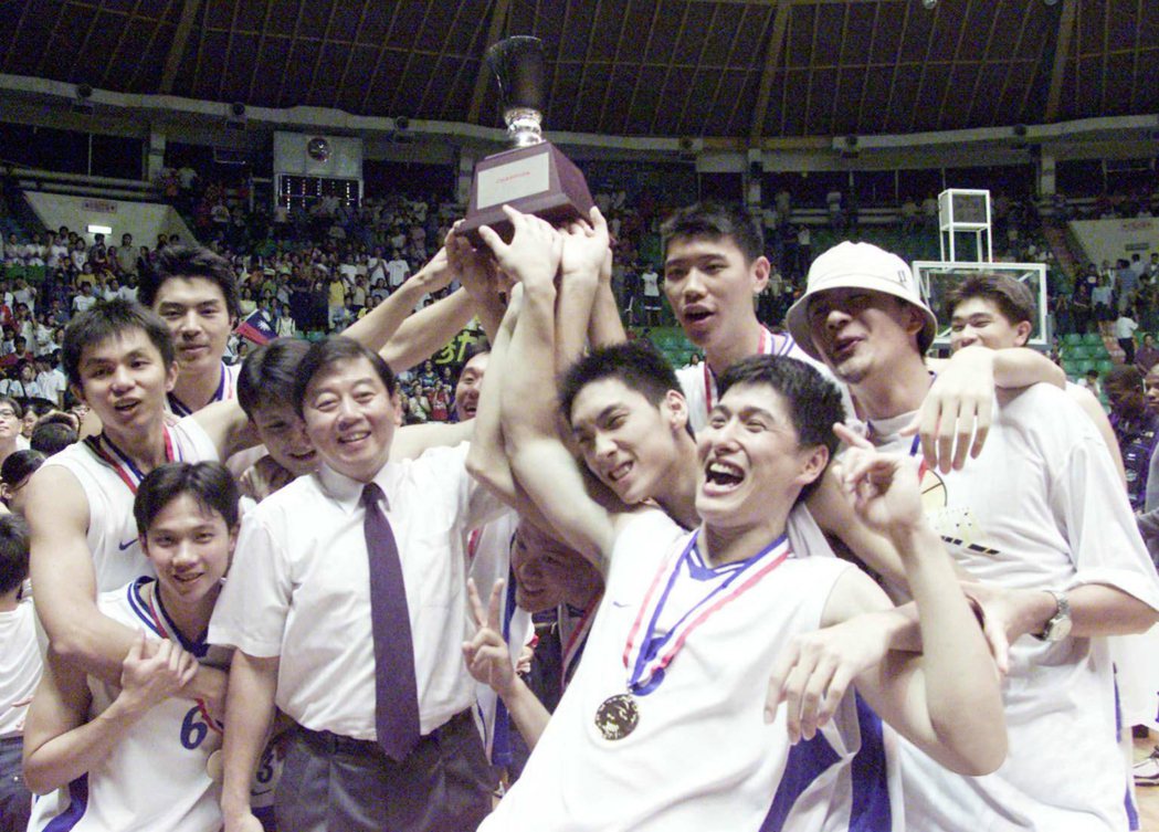 2001年，第24屆瓊斯盃國際籃球邀請賽，中華隊擊敗南韓隊，留下地主隊24年來首...