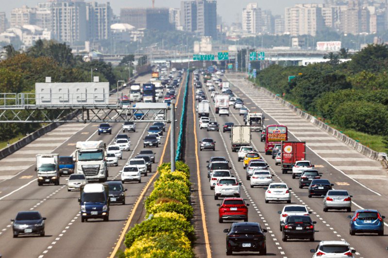高速公路局預估，春節連假國道雙向交通量高峰落在初三。本報資料照
