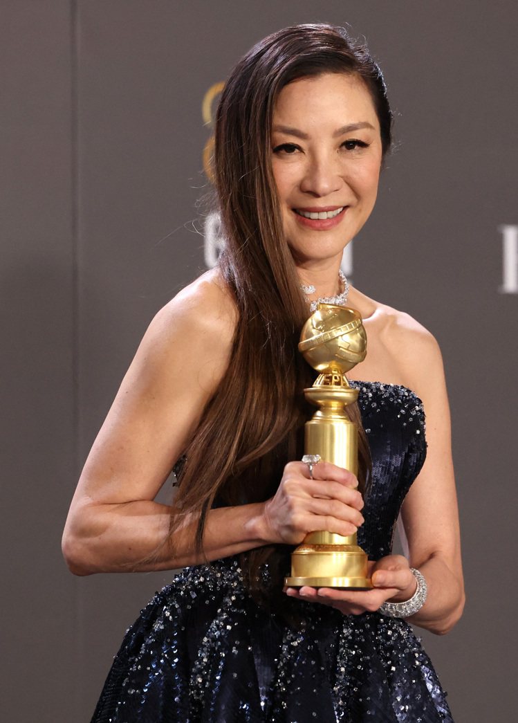 楊紫瓊以「媽的多重宇宙」勇奪金球獎音樂及喜劇類最佳女主角。(路透資料照)