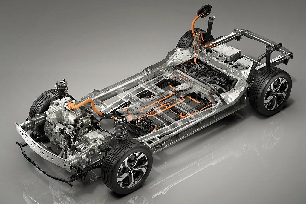 Mazda MX-30 e-Skyactiv R-EV兼容交流與直流快充；採用交...