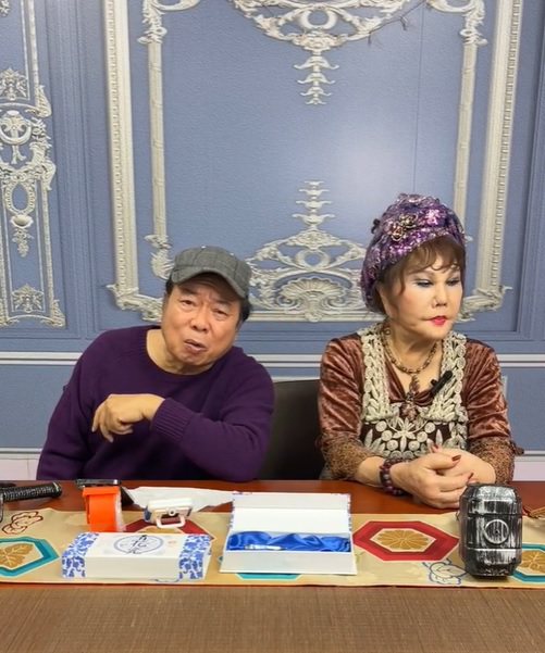 廖峻(左)與昔日脫口秀搭檔澎澎合體開直播。圖／截圖自臉書