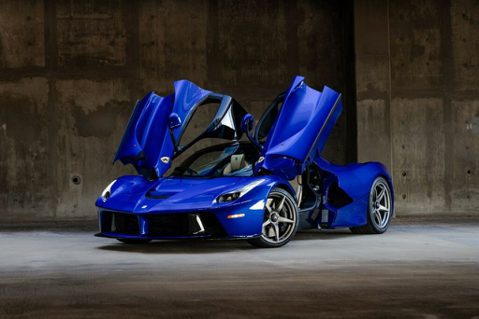 全球就只有一輛！藍色Ferrari LaFerrari旗艦馬王要出售了