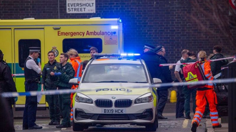 英國警方表示倫敦一間教堂附近今天發生槍擊案，6人受傷，其中一名7歲女童有生命危險。當時這間教堂正在舉行喪禮，有人從一輛行駛中的汽車開槍。（翻攝自news.sky.com）
