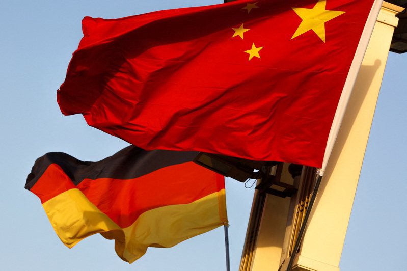中国大陆和德国国旗。路透(photo:UDN)