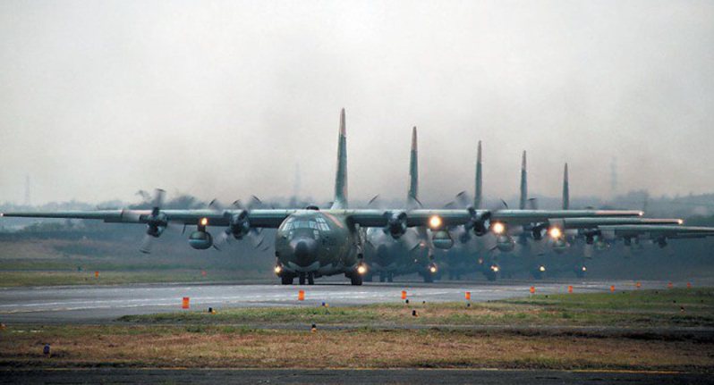 空軍Ｃ-１３０運輸機將支援春節疏運。記者洪哲政／攝影