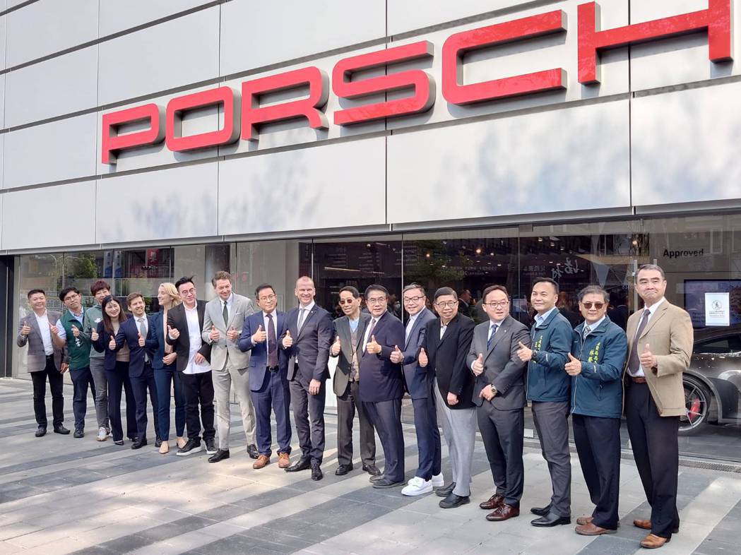 「全新Porsche Centre Tainan台南保時捷中心」17日正式開幕。...