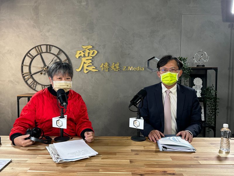 前時代力量立委黃國昌今天接受網路節目「新聞不芹菜」專訪。圖／震傳媒提供
