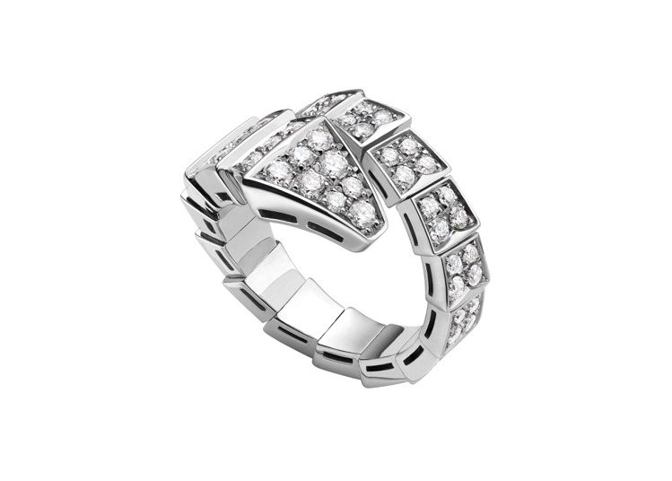 Serpenti Viper系列白K金單圈鑽石戒指，65萬7,000元。圖／寶格...
