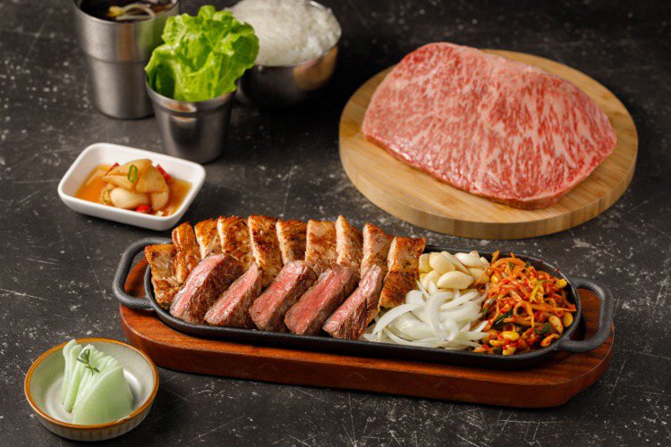 八色烤肉mini推出「特選熊本A5和牛佐八色烤肉」套餐，每套售價480元。圖／八...