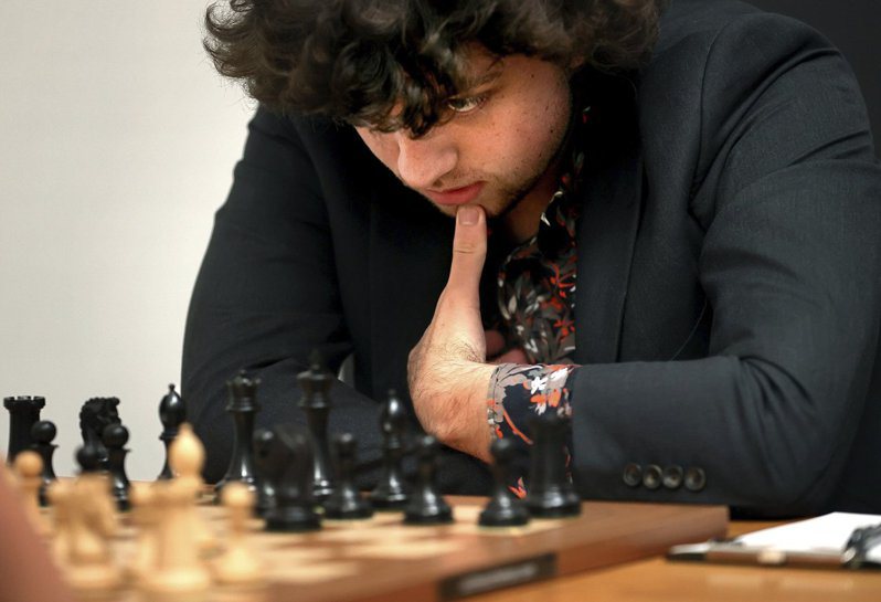 19歲的漢斯·尼曼（Hans Niemann） 去年九月被懷疑靠作弊贏棋，在棋界掀起廣泛討論。 美聯社資料照片