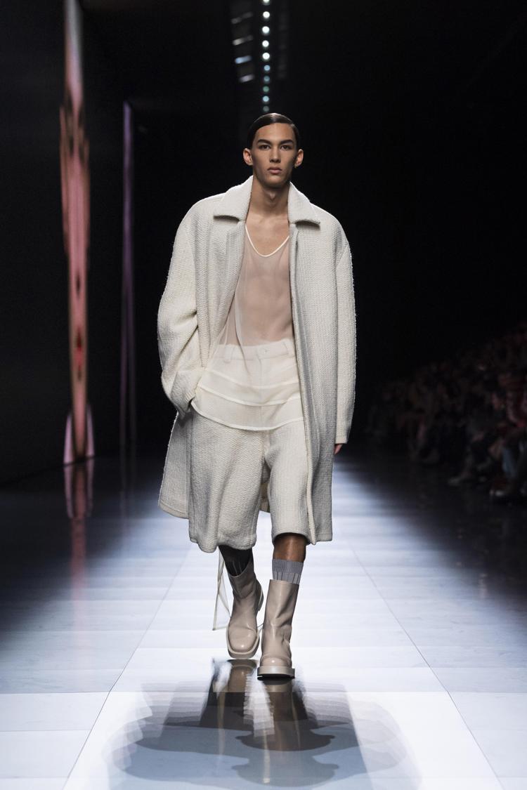Dior秋冬男裝秀，向Yves Saint Laurent的設計致敬。圖／Dior提供