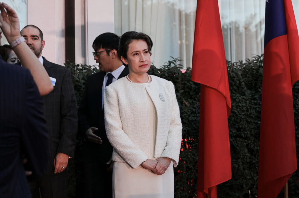 紐約時報報導，中華民國駐美代蕭美琴是華府最有影響力的外國大使之一，但她沒有大使頭...