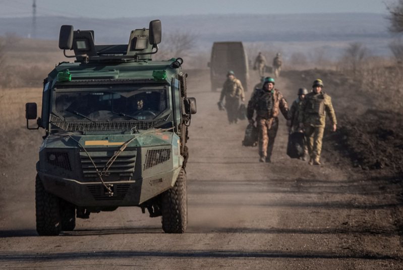 歐洲聯盟今天批准向烏克蘭提供另一筆5億歐元的軍事援助。 路透