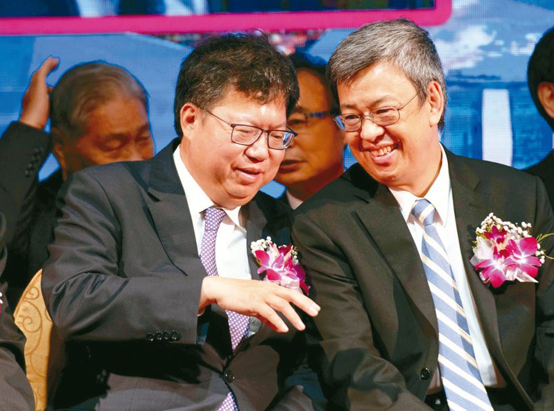 前副總統陳建仁（右）與桃園市前市長鄭文燦（左）接任正副閣揆。本報資料照片