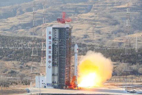示意圖，2022年12月27日，中國在太原衛星發射中心使用長征四號乙運輸火箭，將...