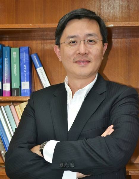中經院WTO及RTA中心資深副執行長李淳擔任外交部政務次長。圖／取自中經院官網