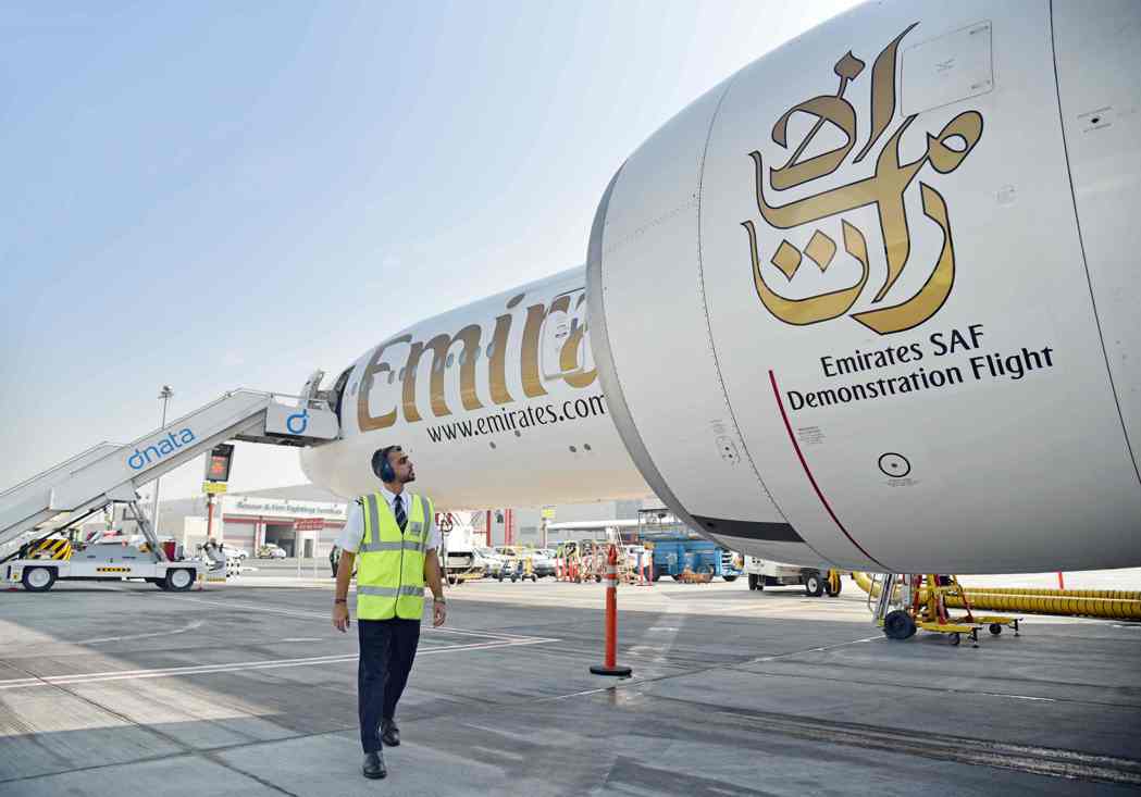 阿聯酋航空首架以100__SAF驅動的示範航班自杜拜國際機場出發，成功於杜拜海岸...