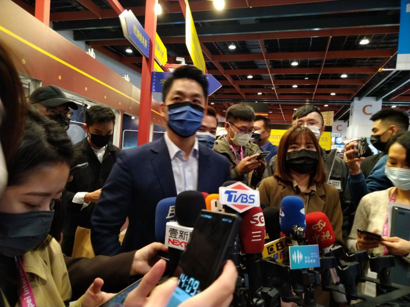 台北市長蔣萬安今天下午到信義世貿一館逛書展。記者林麗玉／攝影