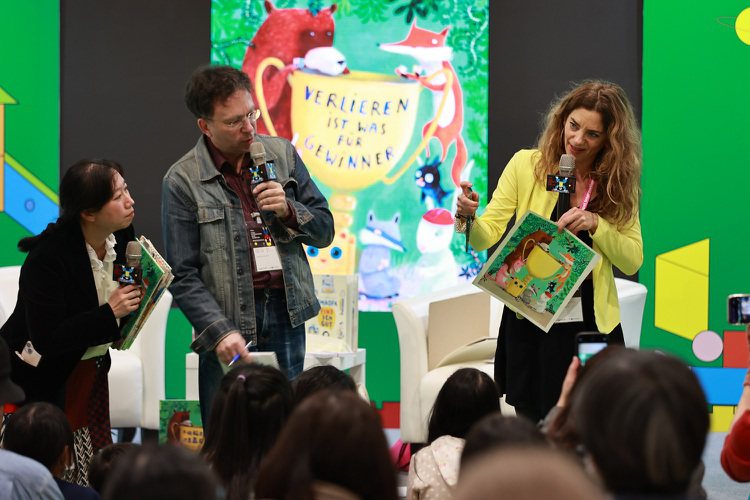 暢銷童書「不怕輸的才是贏家」德國作者卡特琳娜，親自來台參加台北國際書展見面會。圖／信誼基金會提供