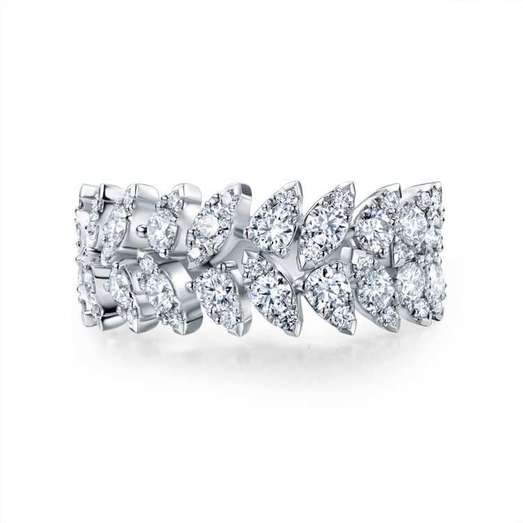 Aerial Double Dewdrop白K金鑽石戒指，23萬3,000 元。...