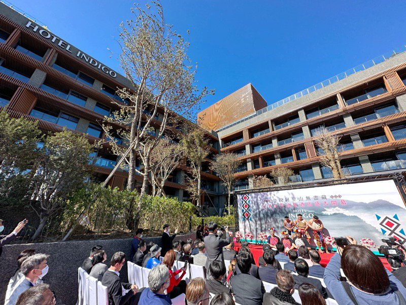斥資20億打造的國際潮牌酒店「阿里山英迪格酒店」於今日盛大開幕。記者呂慧瑜／攝影