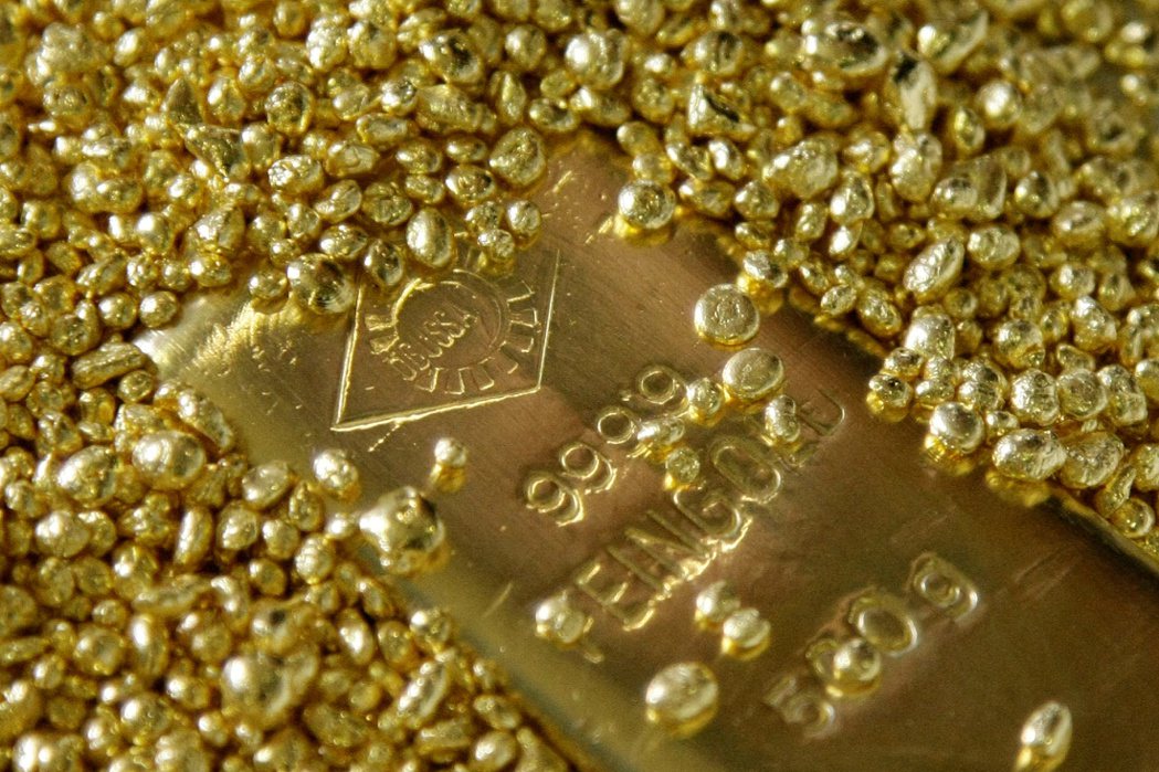 分析師看好黃金和白銀價格將在今年上漲，平均價格料將分別比去年高3.3%和8.8%...