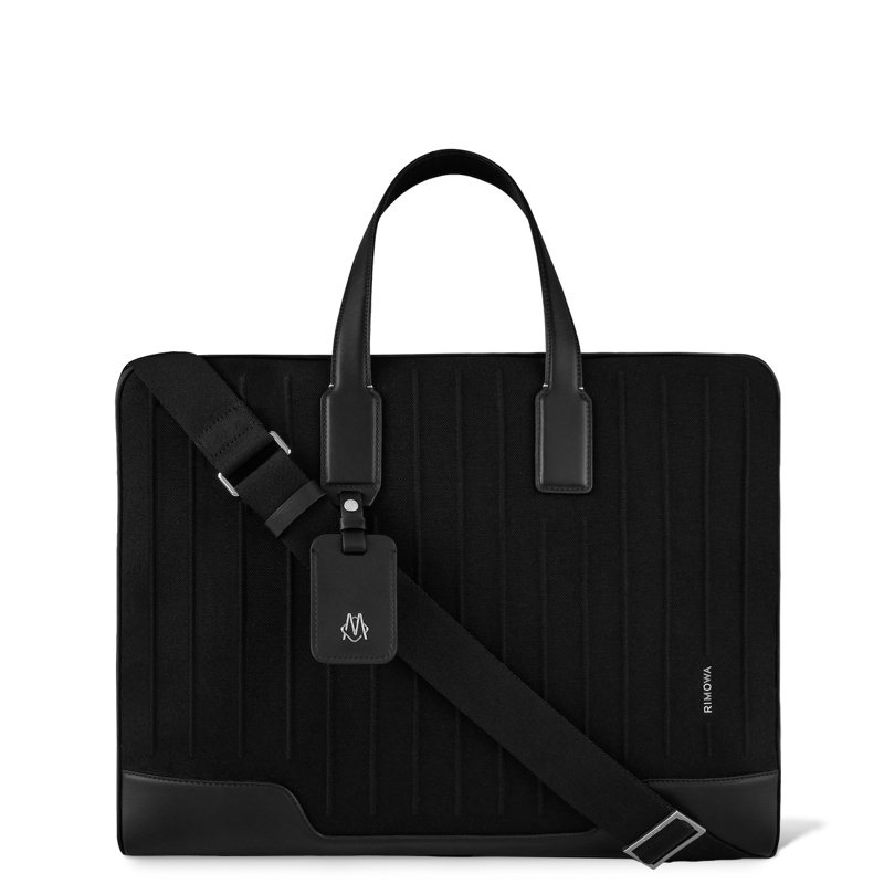RIMOWA Never Still Weekender黑色行李袋，52,000元。圖／RIMOWA提供