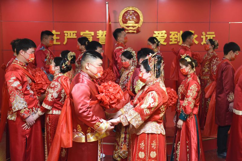 中國大陸結婚時女方收取的「彩禮」風尚，讓大陸年輕人望結婚而興嘆。示意圖。法新社