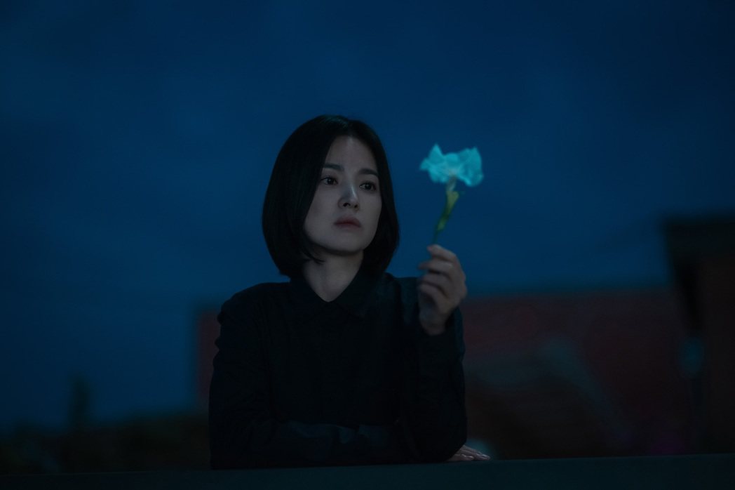 宋慧喬在「黑暗榮耀」中飾演主角「文同珢」。圖／Netflix提供