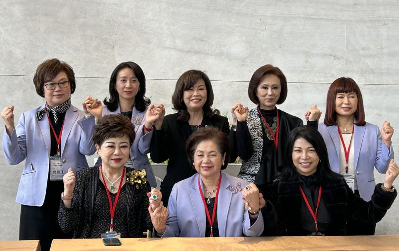 台湾女力论坛暨中台湾女力论坛联合会成立大会今天在台中登场。记者赵容萱／摄影