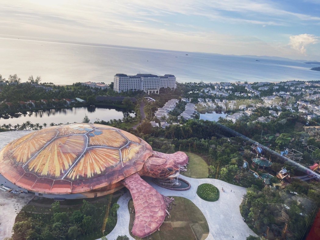 全球最大龜型水族館。記者羅建怡／攝影