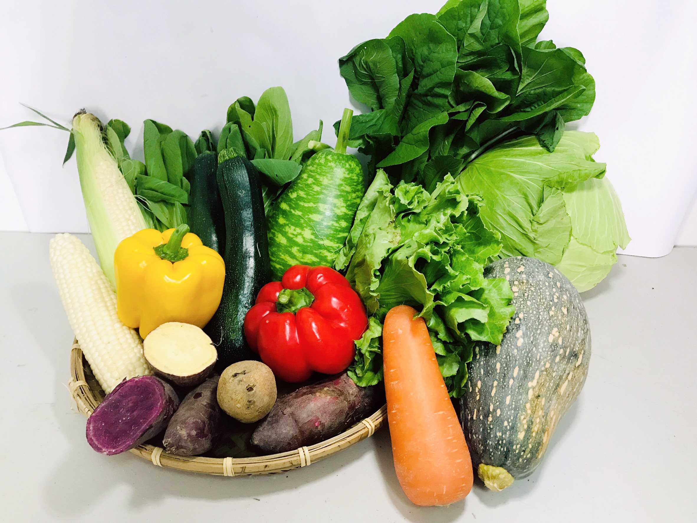 想要安全攝取維生素C，醫師建議優先從蔬菜水果攝取，最不容易超量。圖／本報資料照片