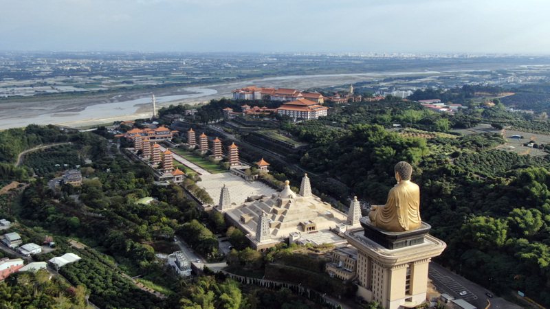 佛陀紀念館吸引許多佛教徒參拜，開山宗長星雲大師所建立的完善制度功不可沒。圖／本報資料照