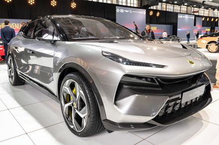 跑車品牌蓮花的純電動休旅車Eletre，將於今年第1季開始交車。  彭博資訊
