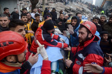 世界衛生組織警告說，土耳其東南部靠近敘利亞邊境在7日發生強烈地震後，造成的死亡人數可能增加「8倍之多」。法新社