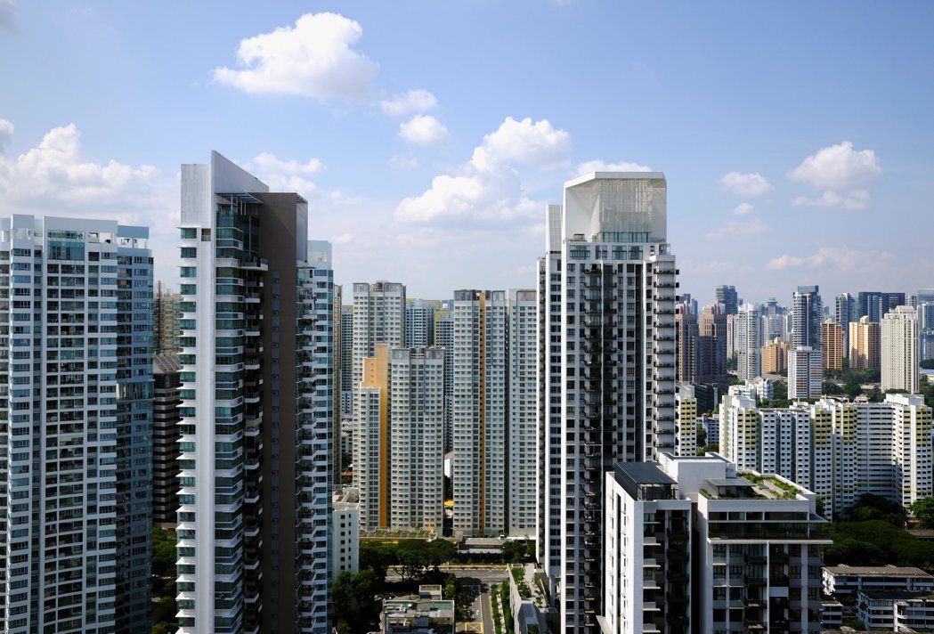 供應吃緊推動新加坡租金行情飆漲，拉近與香港的距離。路透