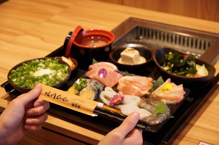 燒肉ChaCha新推出「海珍寶海鮮盛合」，每套520元。圖／馬辣提供