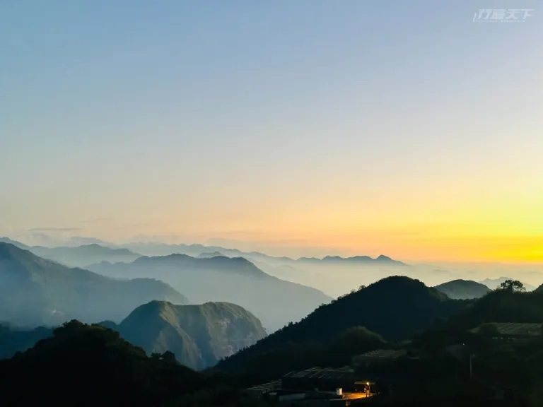 ▲從阿里山英迪格頂樓就能眺望到的日出美景，不用再忍耐寒冷，起床就能看日出。