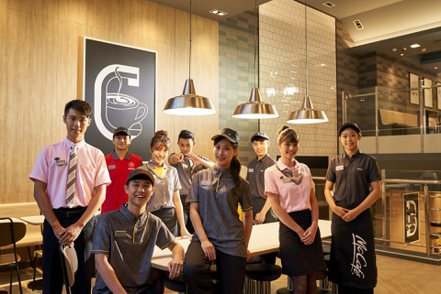 台灣麥當勞3/1起 全面調升正職管理組起薪，餐廳襄理起薪突破40K、無經驗可，首度招募「大夜正職服務員」起薪39K。業者提供