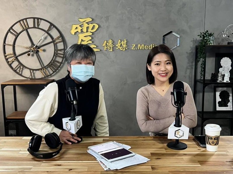 國民黨台北市議員徐巧芯（右）接受《新聞不芹菜》節目主持人黃光芹（左）專訪。圖／《新聞不芹菜》提供