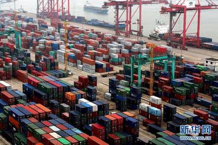 美國商務部週二（7日）公佈2022年外貿數據顯示，中國大陸不再是美國第一大貿易夥伴國地位，這是自2019年以來首次。(新華網)