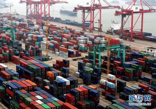 美國商務部週二（7日）公佈2022年外貿數據顯示，中國大陸不再是美國第一大貿易夥伴國地位，這是自2019年以來首次。(新華網)