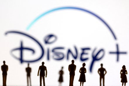 迪士尼執行長艾格（Bob Iger）宣布大規模的整頓計畫，包含裁員7,000人等減少開支的措施，並將全公司改組成三個部門。路透