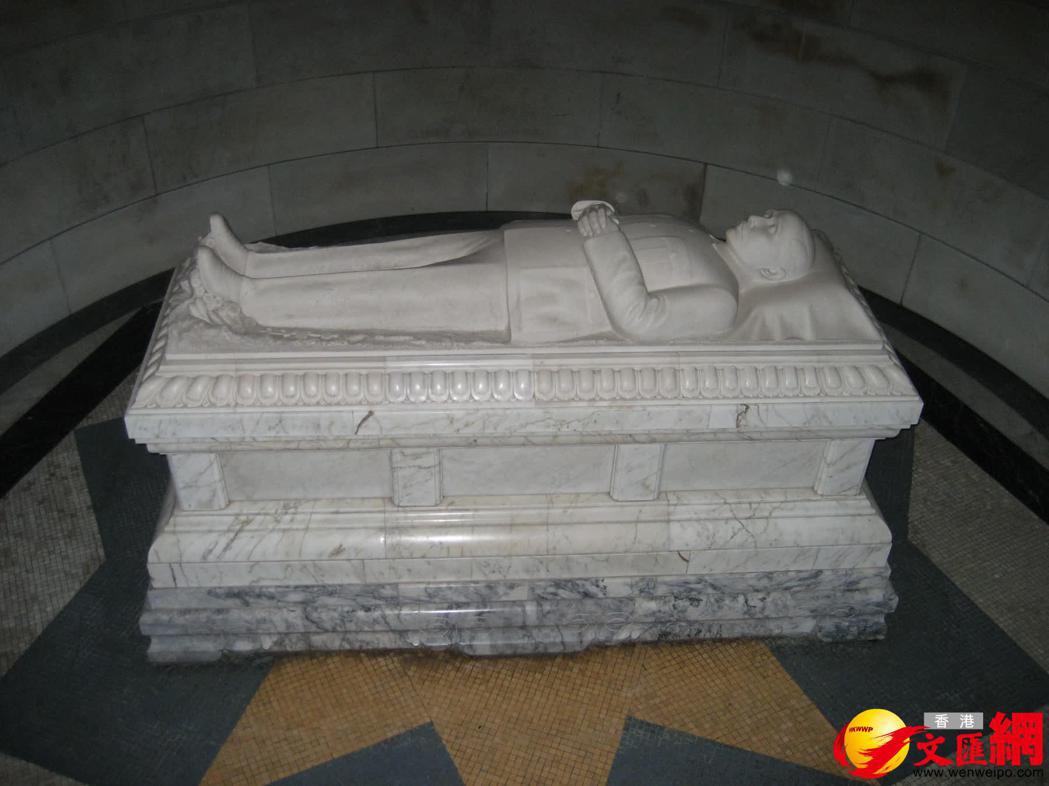 南京中山陵墓室內的孫中山臥像。取自香港文匯網