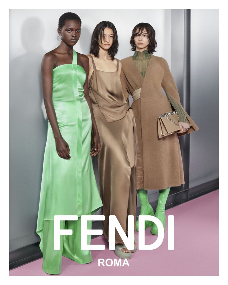 FENDI 2023春夏女裝系列，吸睛迷人的亮色系搭配大地色系，呈現別出心裁的時...