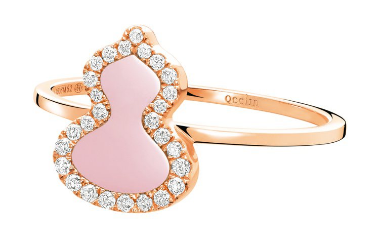 Petite Wulu 18K玫瑰金鑲鑽粉紅蛋白石戒指，47,500元。圖／Qe...